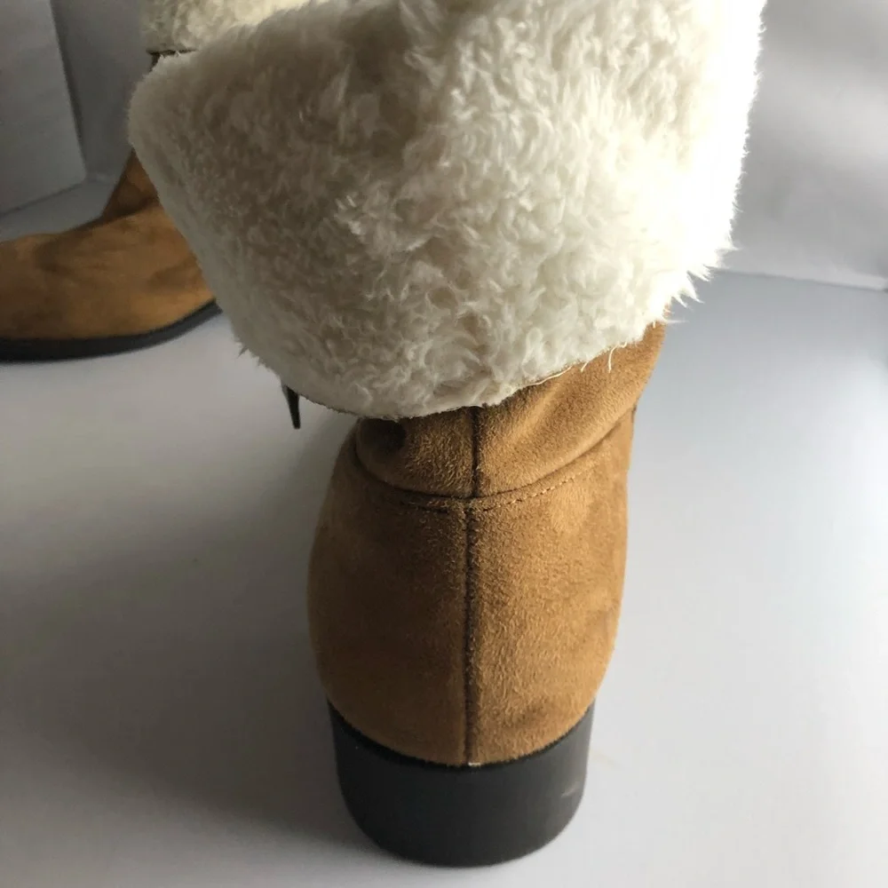 Maurices Faux fur ankle boots Fold Over Women’s size 11 Tan Side Zipper‎ EUC